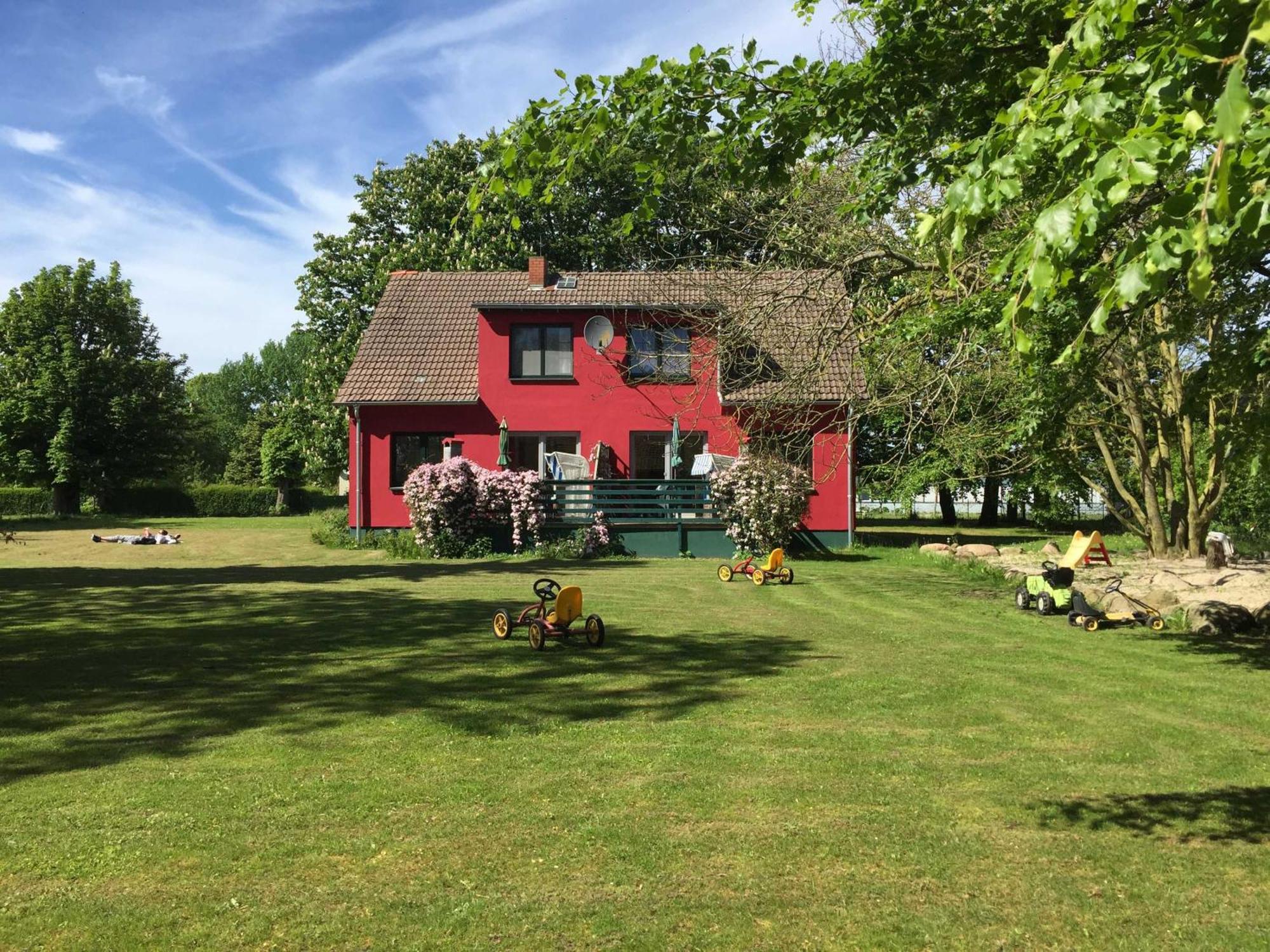 Ferienhaus 1 _ Ferien Im Gutspark Mattchow Экстерьер фото